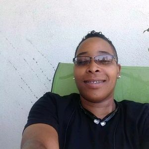 Meet your Posher, Plezette